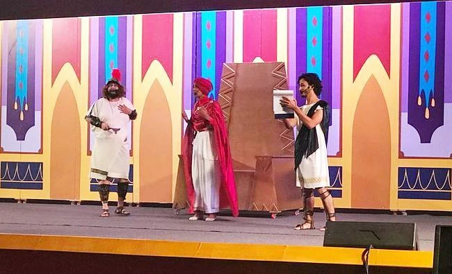 The play, ‘Life of an Emperor,’ is acted out on stage in Riyadh. (AN file photo)