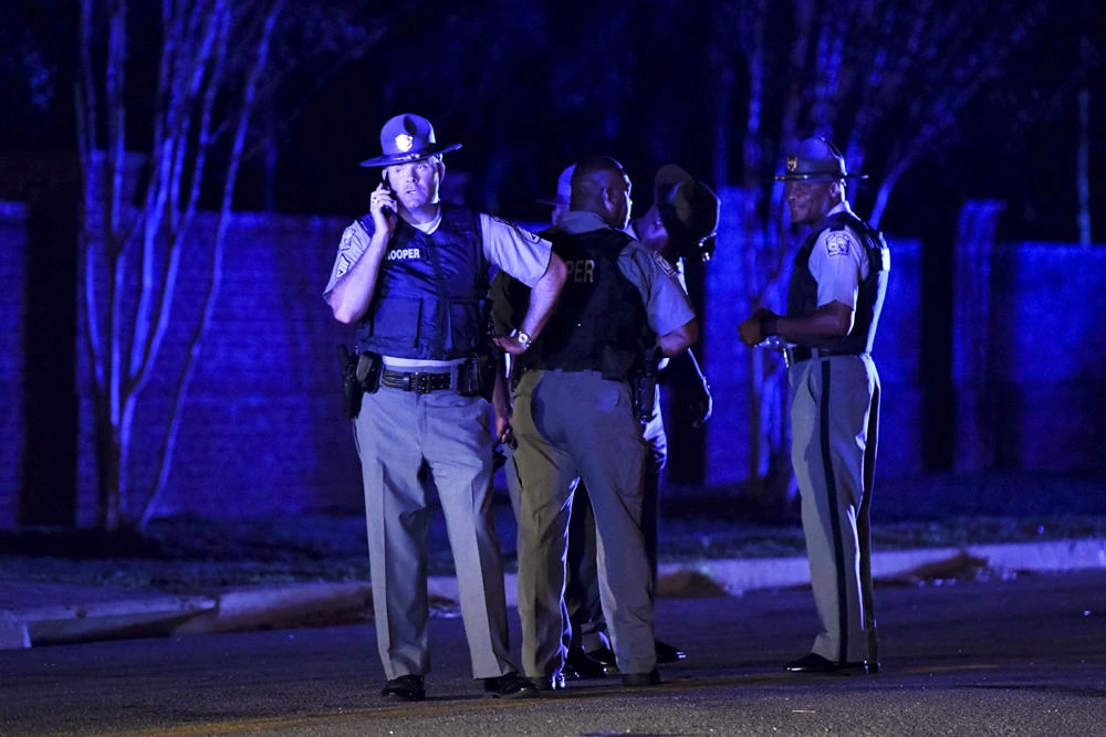 7 US police officers shot by suspect they were trying to arrest; one killed