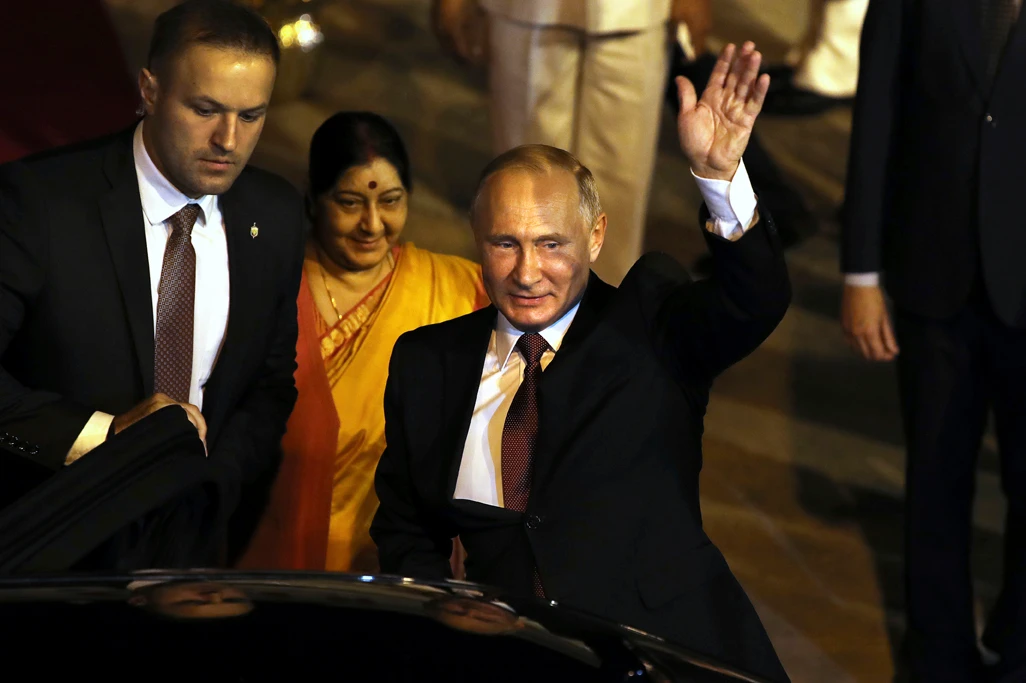 India OKs Russia defense deal in spite of US threats