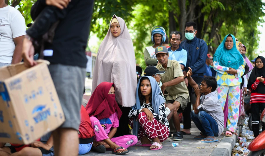 Indonesia receives foreign aid a week after powerful earthquake