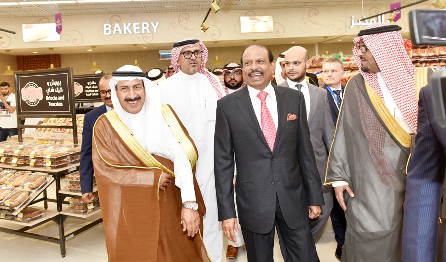 Faris M. Al-Sarhani, mayor of Tabuk, and Yusuff Ali M.A., LuLu Group chairman, tour the new hypermarket.