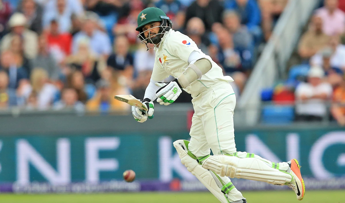 Azhar admits pressure will be on Pakistan to beat Australia