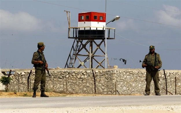 Egypt army denies curfew in two North Sinai towns on Israel and Gaza border. (Reuters)