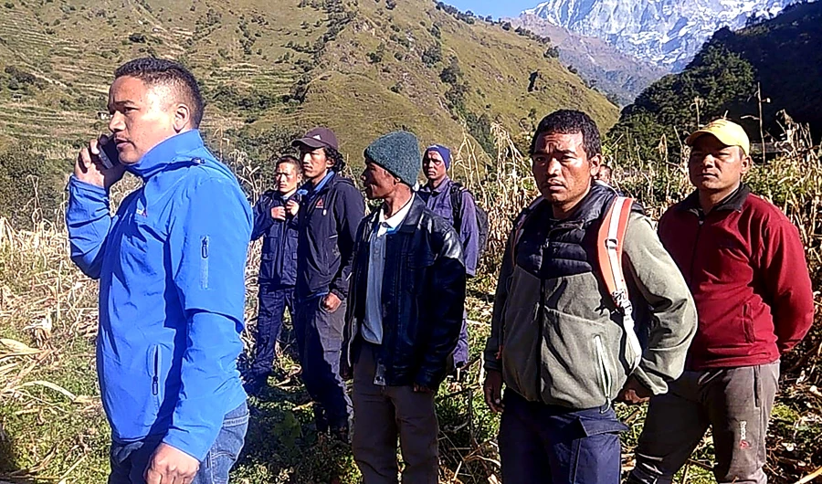 Nepal rescuers retrieve bodies of nine climbers