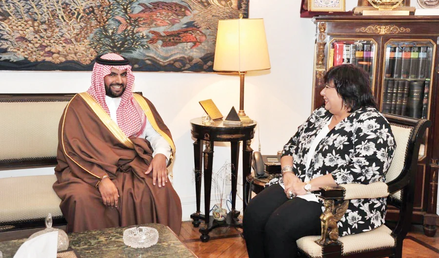 Saudi Minister of Culture Prince Badr bin Abdullah is received by his Egyptian counterpart Ines Abdel-Dayem in Cairo on Sunday. (SPA)