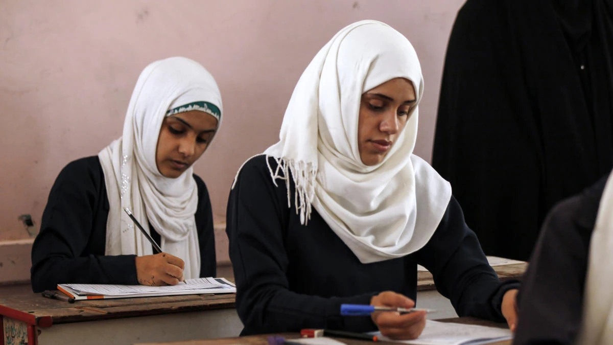 The King Salman Humanitarian Aid and Relief Center (KSRelief) has launched a vocational training program for women in Yemen’s Shabwah governorate. (AFP)