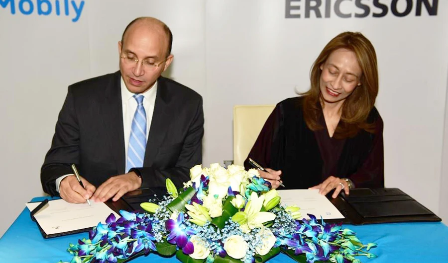 Mobily CEO Ahmed Aboudoma signed on behalf of Mobily while Rafiah Ibrahim, president of Ericsson in the Middle East and Africa, signed on behalf of Ericsson.