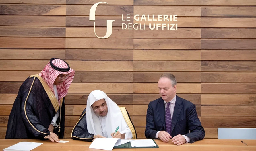 Muslim World League (MWL) Secretary-General Mohammed bin Abdul Karim Al-Issa and Uffizi Gallery Director Eike Schmidt sign a cooperation agreement to develop education and training and promote intercultural dialogue. (SPA)