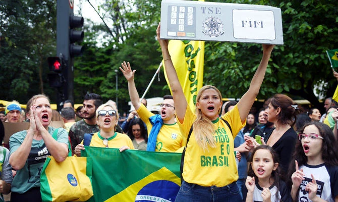 Brazilian left divided as far-right candidate cruises toward presidency