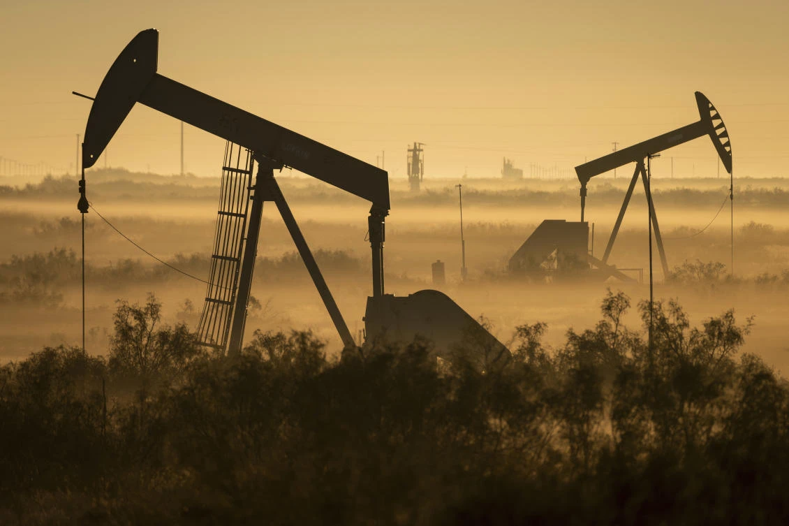US crude inventories fell by 2.1 million barrels last week, compared with analyst expectations for a build of 2.2 million barrels, American Petroleum Institute data showed. (The Texas Tribune via AP)