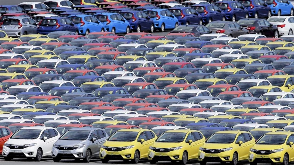 Japan exports fall for first time since 2016 as trade war fears mount