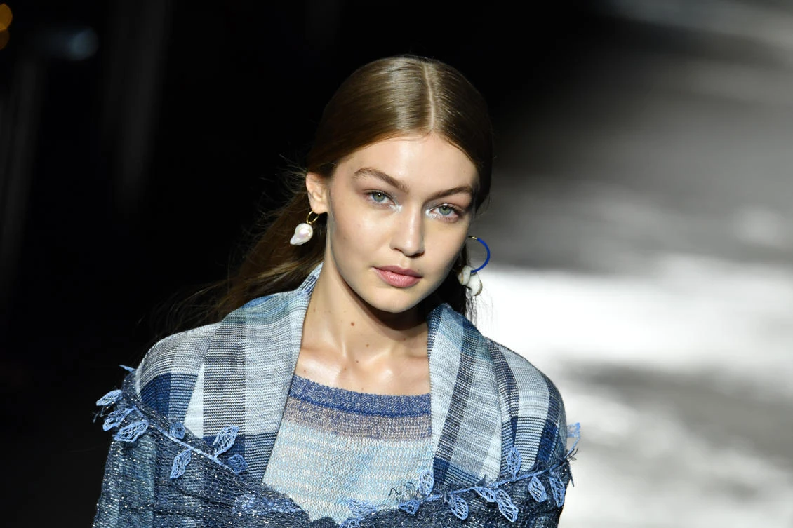 Gigi Hadid, Kendall Jenner reportedly set to walk in 2018 Victoria’s Secret show