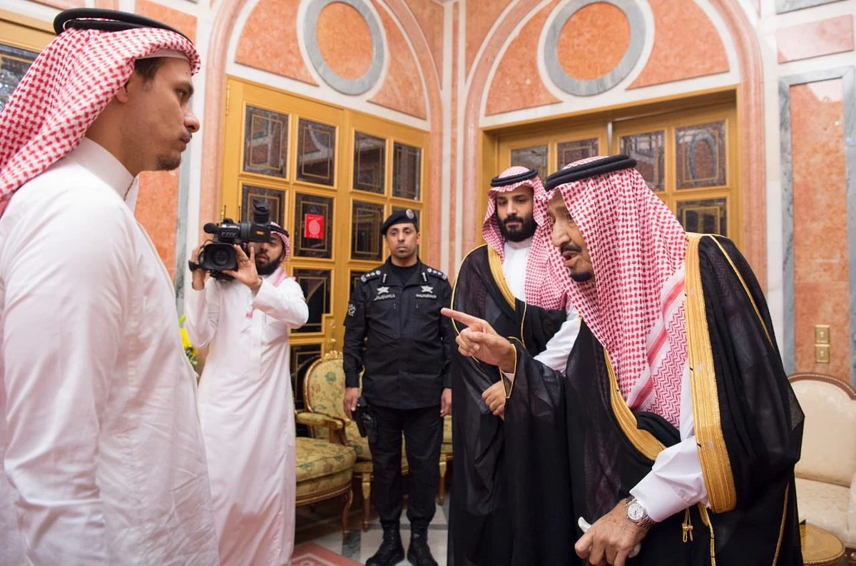 King Salman and Crown Prince Mohammed bin Salman receive the family of killed Saudi journalist Jamal Khashoggi. (SPA)