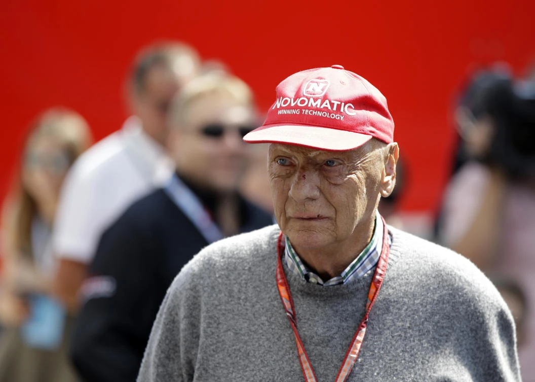 Niki Lauda leaves hospital after lung transplant