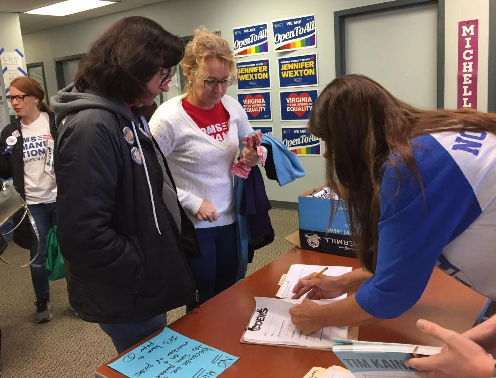 As US midterms approach, moms hit the trail to preach gun control