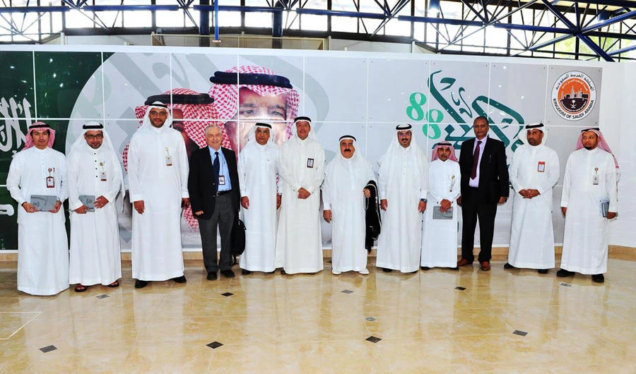 Dr. Alaa Nassif, chief executive of the Royal Commission in Yanbu, recently received in his office Abdul Khaliq Saeed, chairman of Al-Reef Sugar Company, accompanied by Samir Haddad, Ehab Ismail, Sufian Ibrahim and Dr. Mohamed Bazeeb.