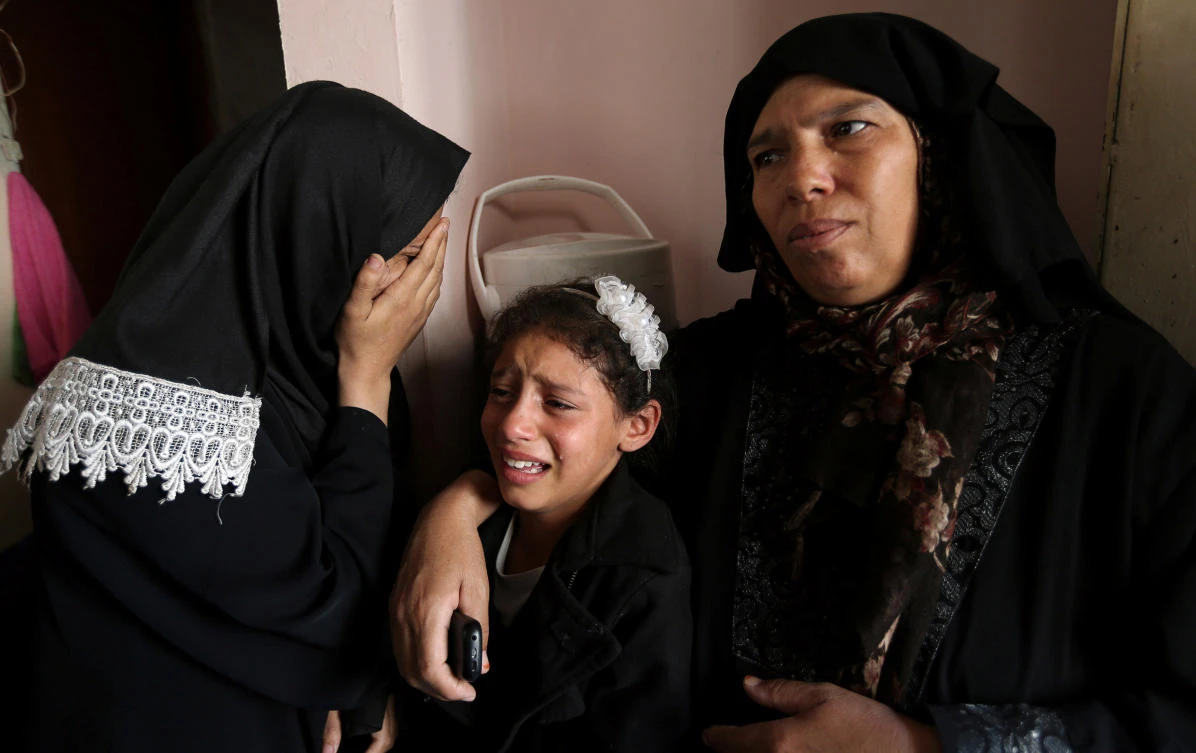 Relatives of Palestinian man Ahmed Abu Lebda, 22, who was killed during a protest at the Israel-Gaza border fence, mourn during his funeral in Khan Younis in the southern Gaza Strip October 27, 2018. (File/AFP)