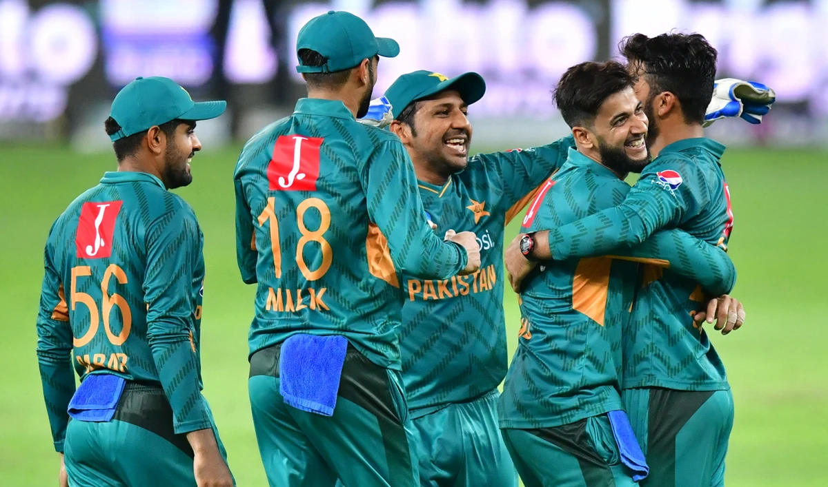 Pakistan beat Australia by 33 runs in the third Twenty20 international on Sunday to clinch the series 3-0 – their first whitewash against Australia in a limited over series – prompting selectors not to make any changes. (AFP)