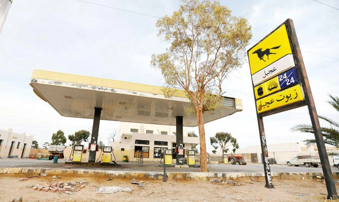 A deserted petrol station is seen due to fuel smuggling stirs in Remada, Tunisia October 10, 2018. (REUTERS)