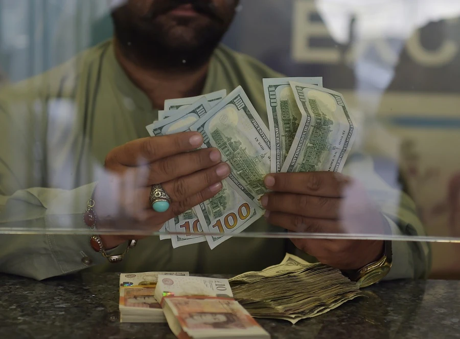 Pakistan encourages remittances, targets $22 billion in 2018-19