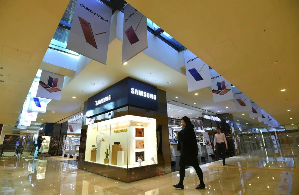 Samsung’s smartphone business saw profit fall to the lowest level since the first quarter of 2017. (AFP)