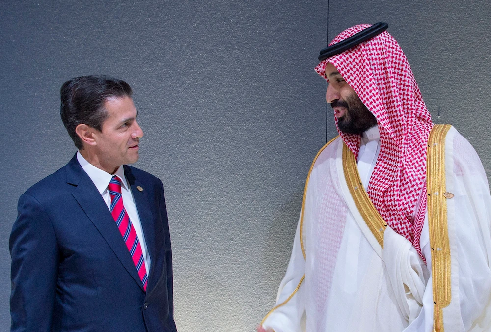 Saudi Crown Prince Mohammed bin Salman (R) meets with Mexico's President Enrique Pena Nieto in Buenos Aires during the G20 Leaders' Summit, on November 30, 2018. (Saudi Royal Palace / AFP)