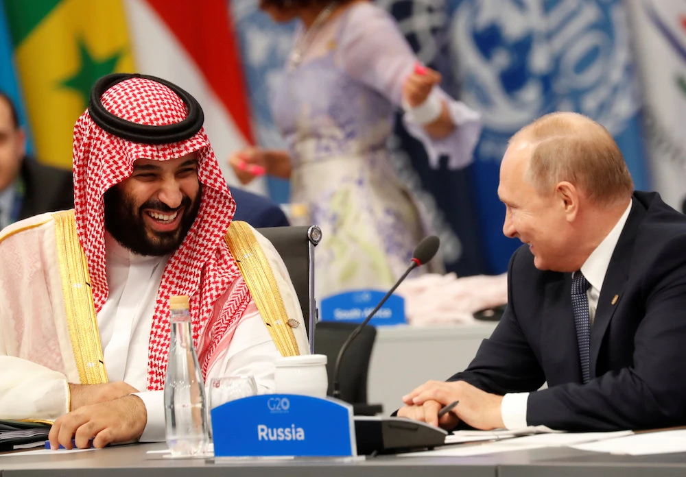 Russian President Vladimir Putin and Saudi Crown Prince Mohammed bin Salman attend the G20 leaders summit in Buenos Aires, Argentina November 30, 2018. (Reuters)