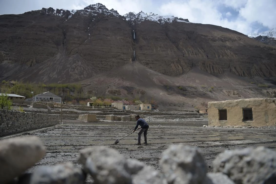 Many Pakistani porters are largely unrecognized despite their achievements. (AFP)