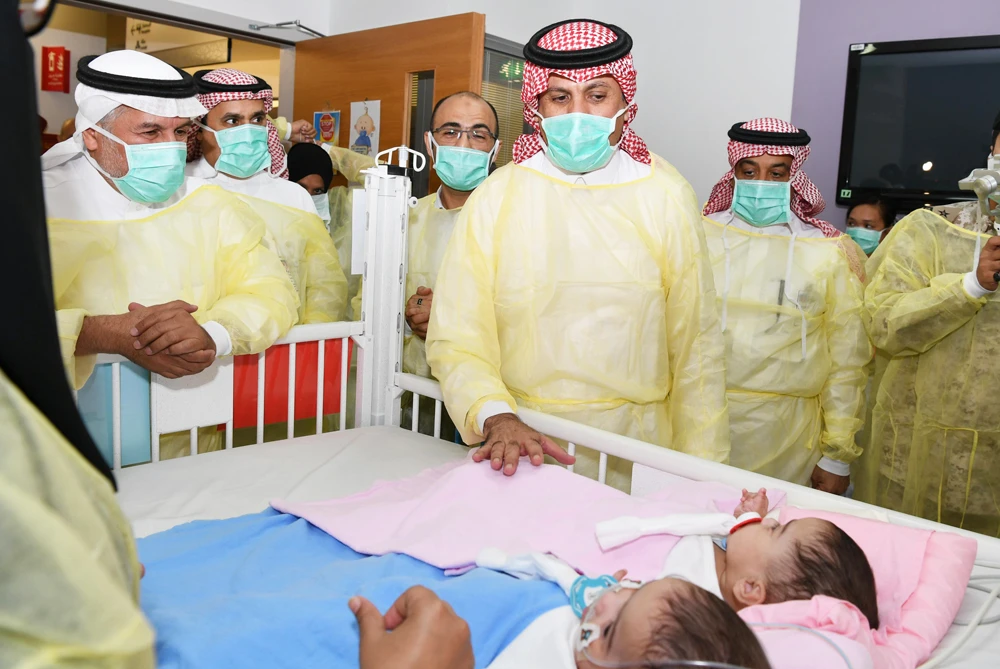 This Minister of the National Guard Prince Khalid bin Abdul Aziz bin Ayyaf visits the twin in Riyadh. The twins’ parents expressed their gratitude to Saudi leadership for its support. (SPA)