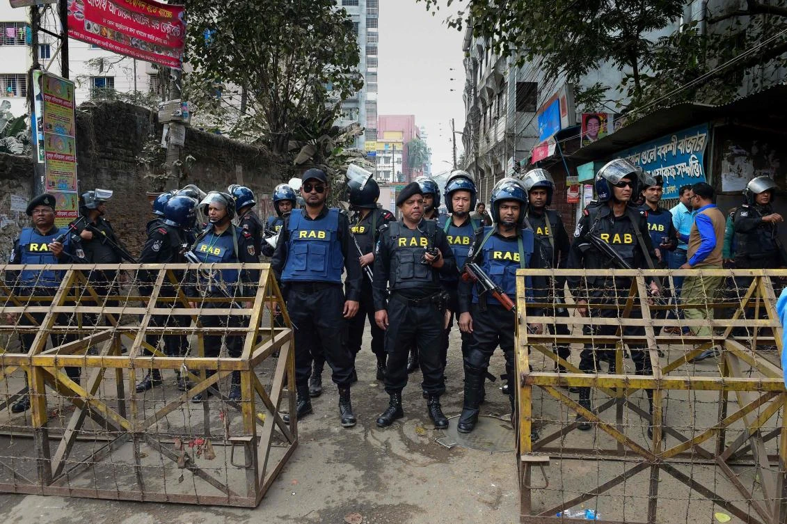 Bangladesh police say top extremist shot dead