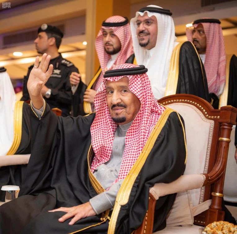 King Salman arrived in Qassim region on Tuesday as part of a widespread tour of the Kingdom and its regions. (SPA)