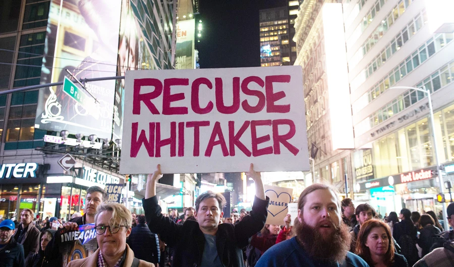 Hundreds demonstrate to protect FBI Russia investigation