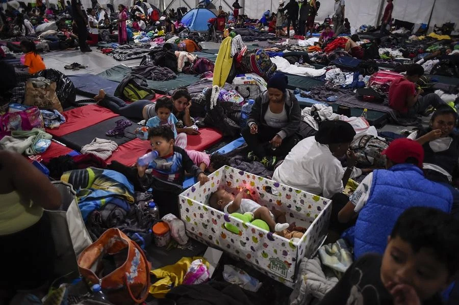 Migrant caravan spends night in central Mexican city
