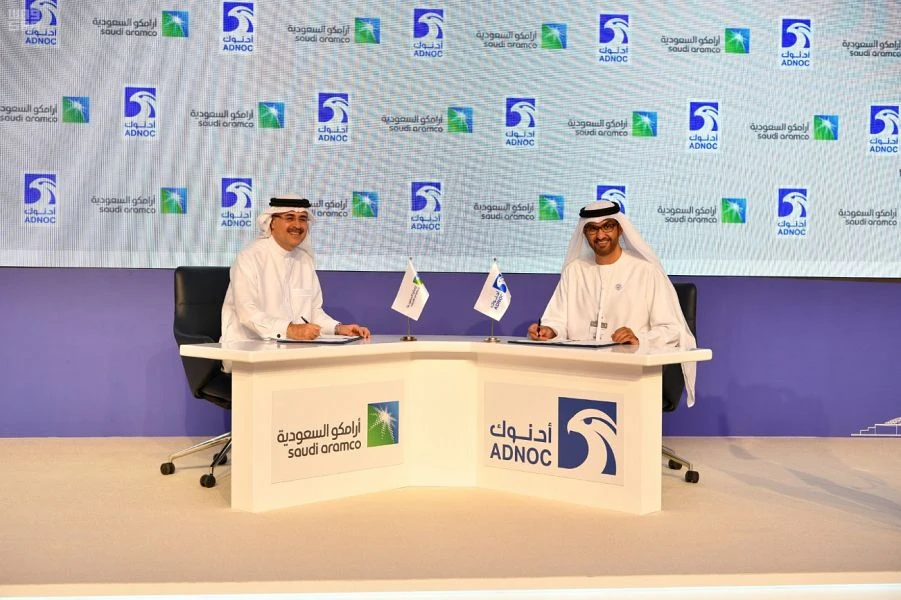 Saudi Aramco and ADNOC sign strategic cooperation agreement on natural gas and LNG. (SPA)