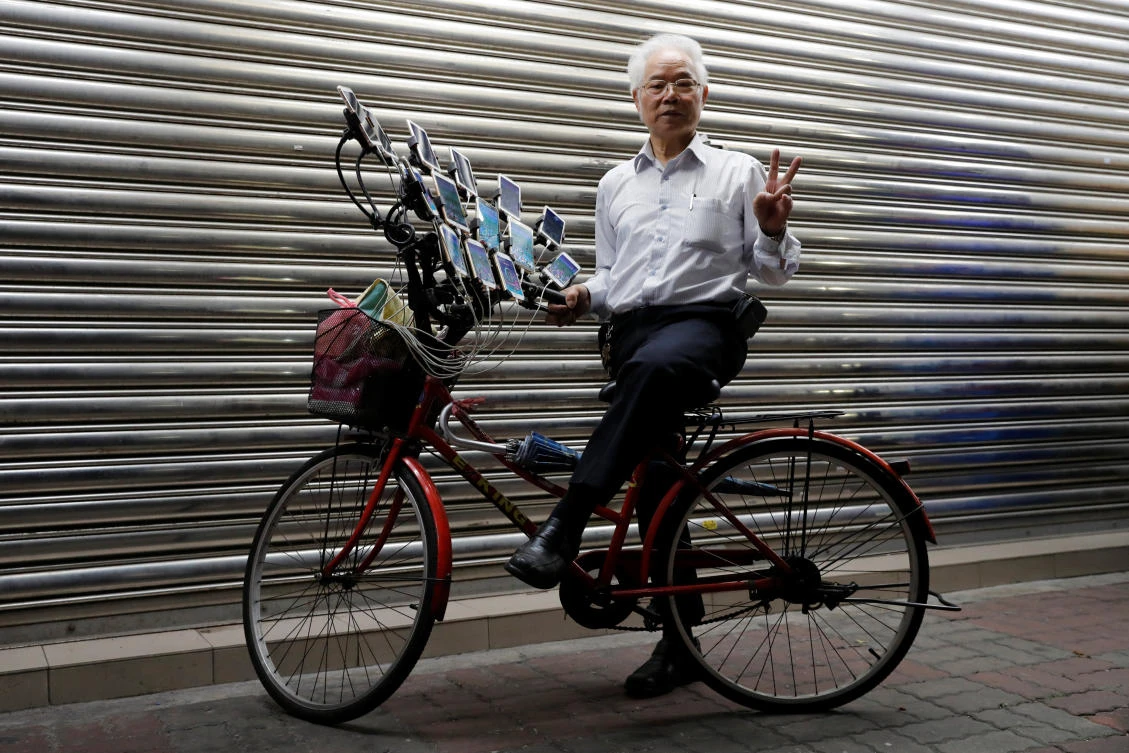 Taiwan grandpa catches ‘em all playing Pokemon Go on 15 phones