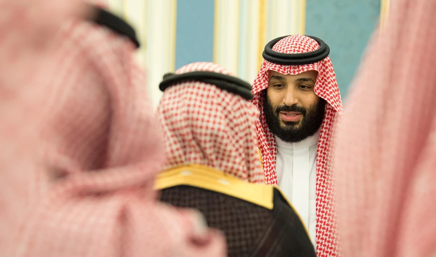 Saudi crown prince meets families of servicemen killed in line of duty