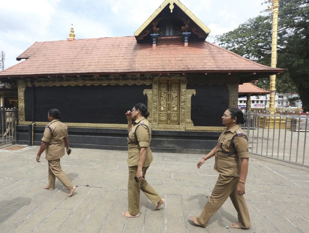 India Hindu temple turned into fortress for new gender battle