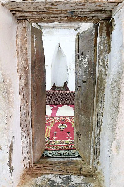 Five historic mosques to be restored in Asir province