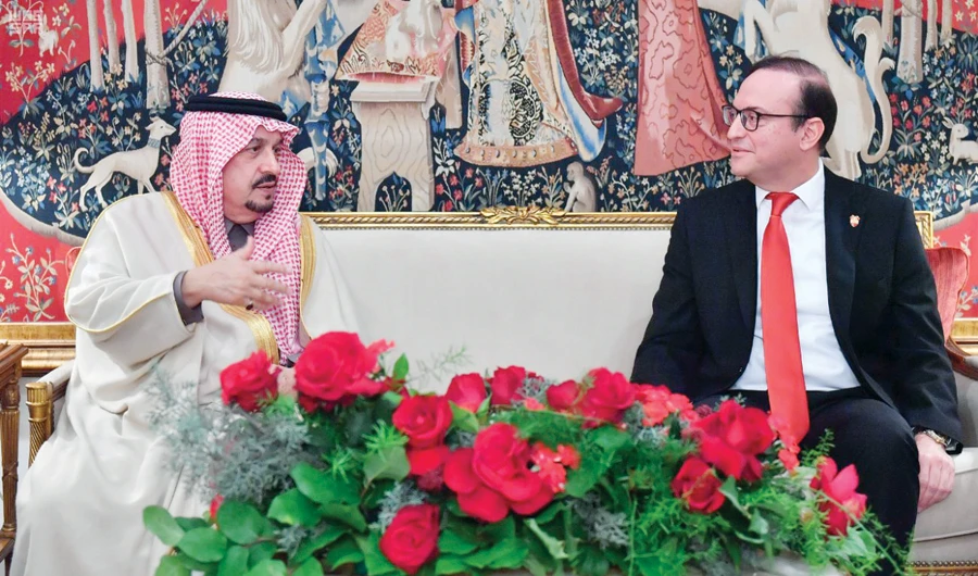 Riyadh Gov. Prince Faisal bin Bandar meets Lebanese Ambassador to Saudi Arabia Fawzi Kabbara. (SPA)