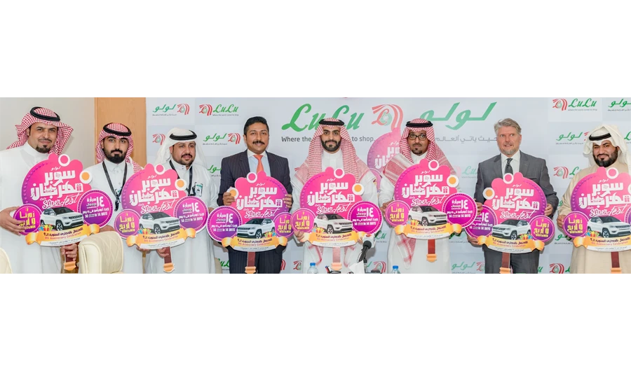 Lulu Regional Director Shehim Mohammed, fourth from left, and Lulu Commercial Manager Adeeb Ali Al-Qarni, fifth from left, with top Lulu executives launching the anniversary offers in Riyadh on Saturday. (AN photo)