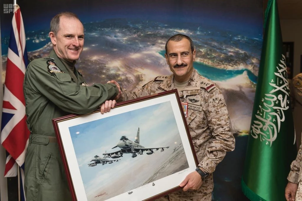 Saudi and British commanders during a visit to King Fahd Air Base in Taif as part of a joint Saudi-UK Green Flag exercise. (SPA)