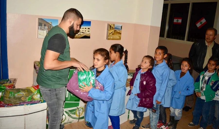 A team from KSRelief inspected projects implemented in Rohingya refugee camps in the town of Cox’s Bazar in Bangladesh on Wednesday. (SPA photo)