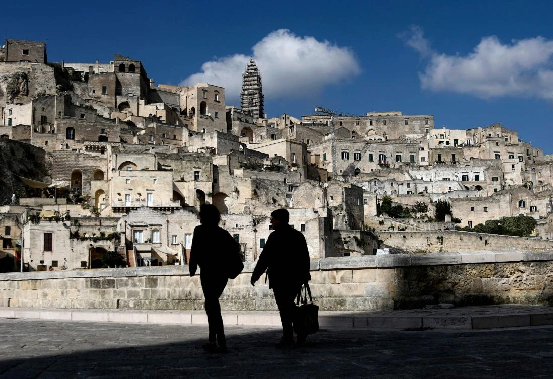 (FILES) This file photo taken on October 19, 2018 shows visitors in the southern Italian city of Matera, which has been selected as the 2019 European capital of culture. / AFP / Filippo MONTEFORTE
