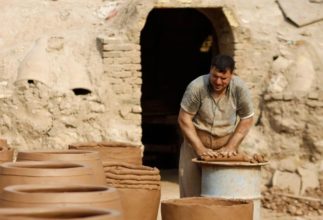 Iraq’s ancient pottery struggles to outlive modern plastic