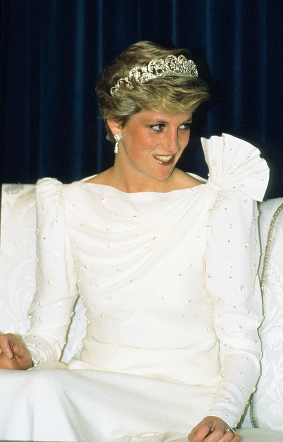 Princess Diana dress worn in Bahrain to go on sale at auction