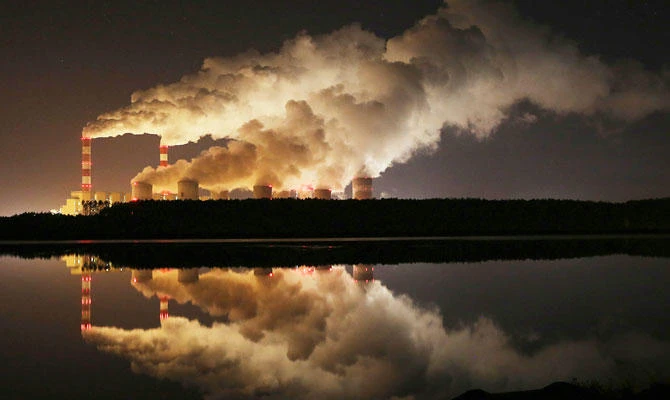 In this Nov. 28, 2018 file photo, plumes of smoke rise from Europe's largest lignite power plant in Belchatow, central Poland. (AP)
