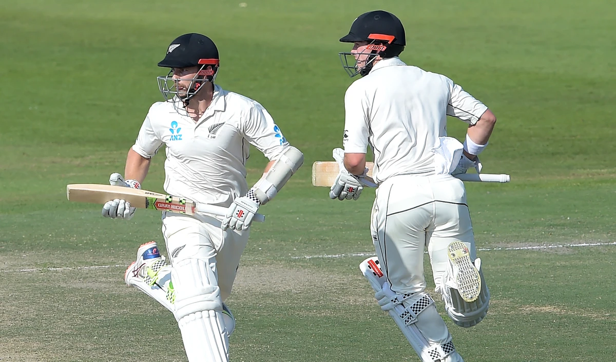 Kane Williamson and Henry Nicholls put New Zealand in a strong position over Pakistan in winner-takes-all Test