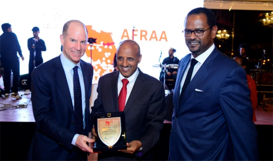 Ethiopian Airlines CEO Tewolde Gebremariam, right, at the awards ceremony.