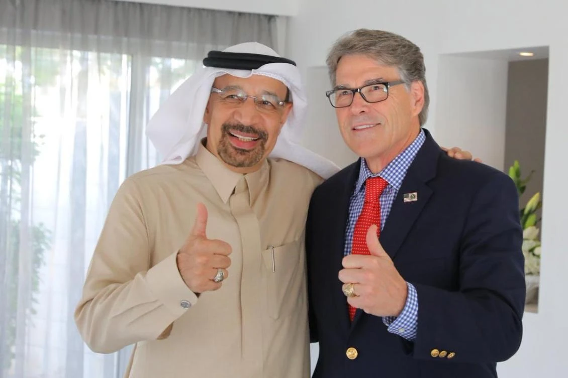 Saudi Arabia’s energy minister, Khalid Al-Falih, met with his US counterpart, Rick Perry, after OPEC defied US pressure to cut oil production in a bid to prop up prices. (Twitter/@Khalid_AlFalih)