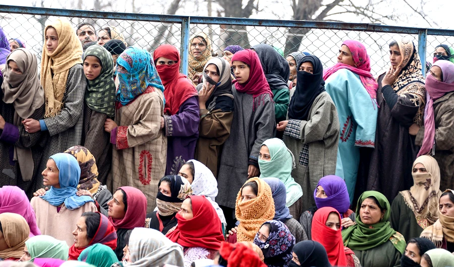Thousands attend funeral of 'youngest' rebel killed in Kashmir